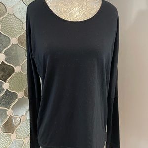 Onzie Shirt Womens Drapey V-back Black Long Sleeve Active Top One Size